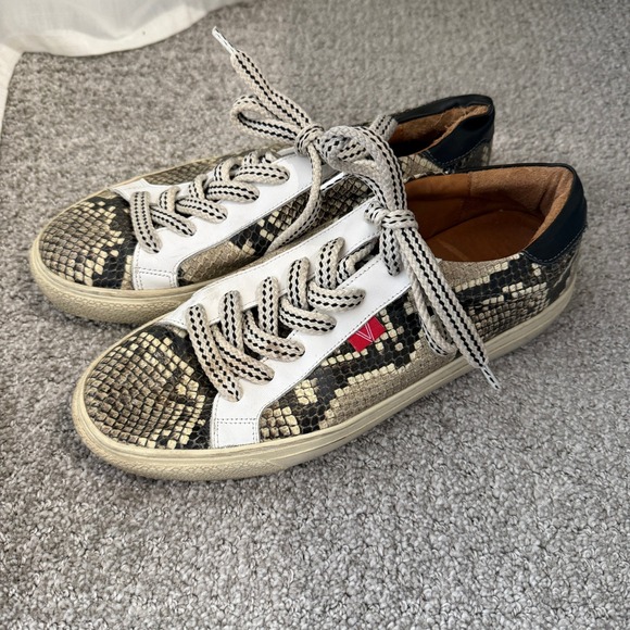 Veronica Beard Shoes - Veronica Beard Snake Print Leather Low Profile Sneakers Women's Size 40 Good